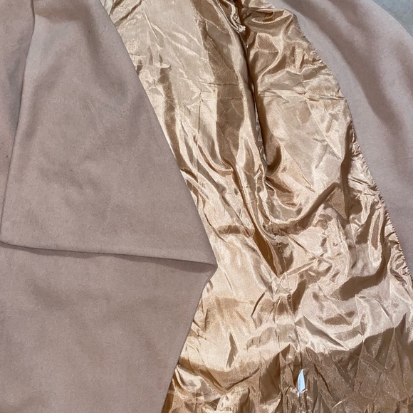 Lioness Trench Coat - Picture 3 of 3